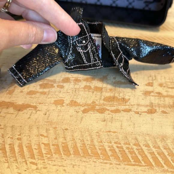 Na Na Na Surprise TUESDAY MEOW Backpack Bedroom Black Fur Cat Playset Purple - Picture 8 of 12